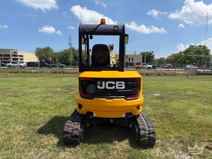2025-jcb-35z-1-image-3