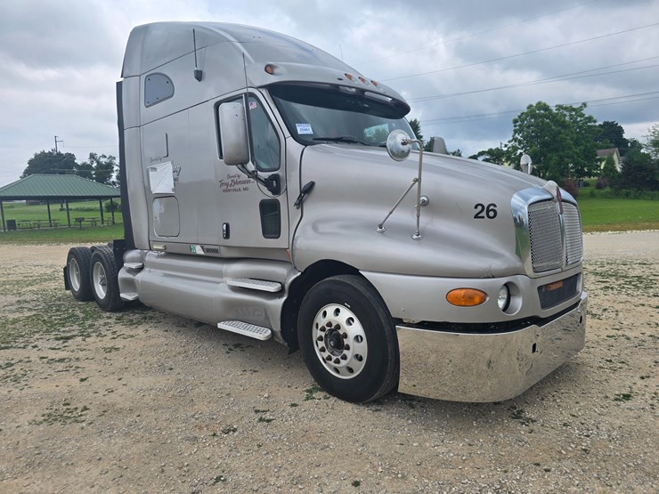 2010-kenworth-t2000-image-25