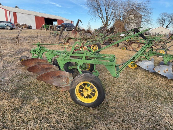 john-deere-8-image-2