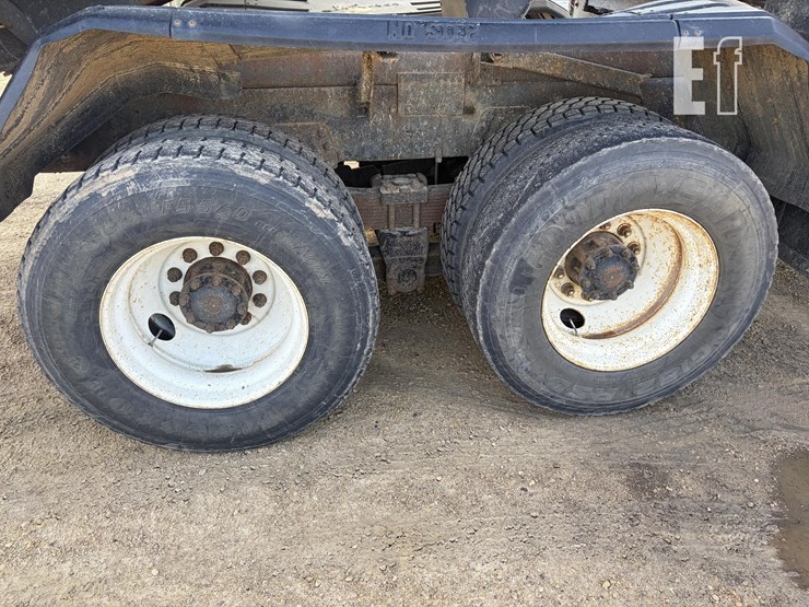 1996-ford-lt9000-image-17