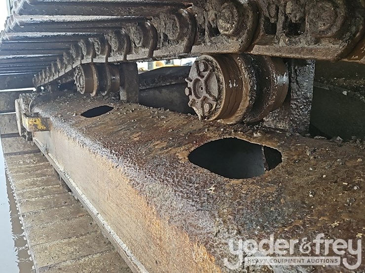 volvo-ec240b-lc-image-12