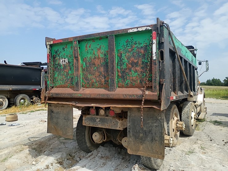 2008-sterling-l9500-image-8