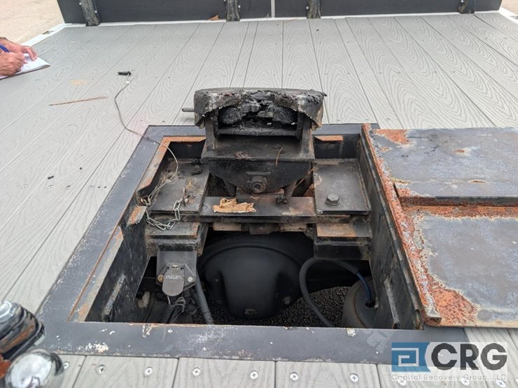 2012-freightliner-m2-stakebed-truck-image-27
