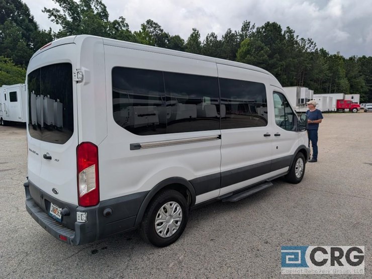2016-ford-transit-image-25