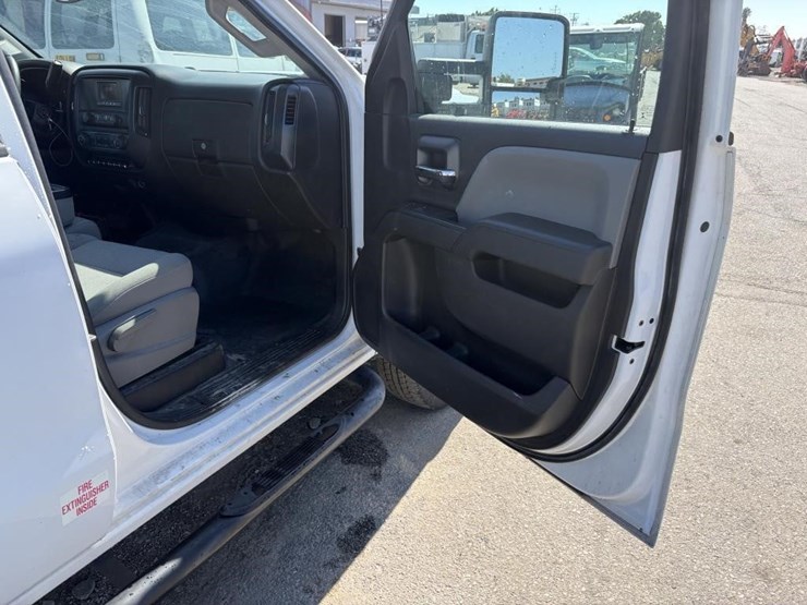 2017-gmc-sierra-2500hd-image-10