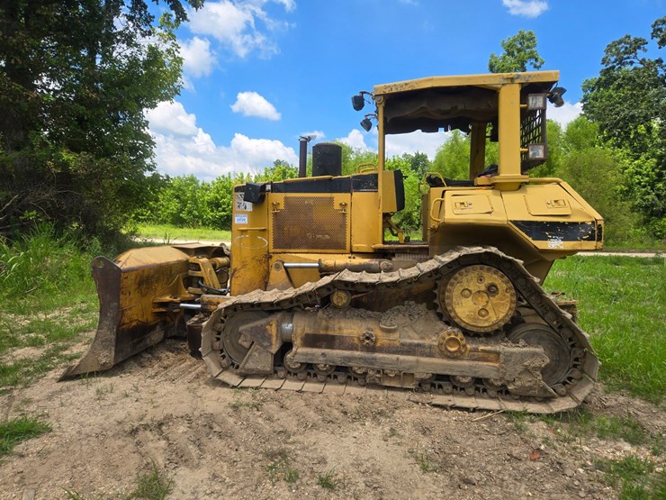 caterpillar-d6m-image-5