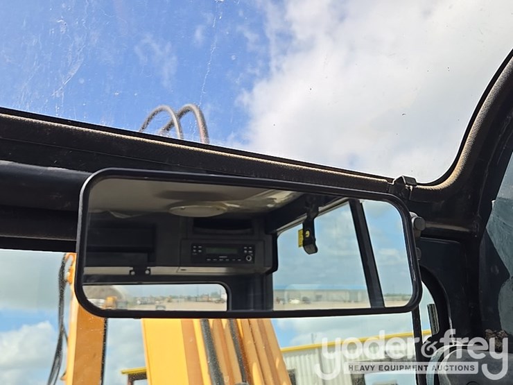 2015-hyundai-80cr-9a-image-55