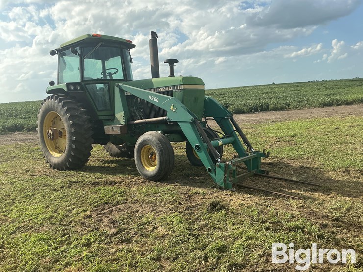 1982-john-deere-4240-image-3
