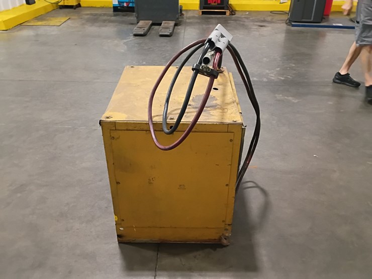 #24850-•-yale-industrial-forklift-battery-charger-image-4