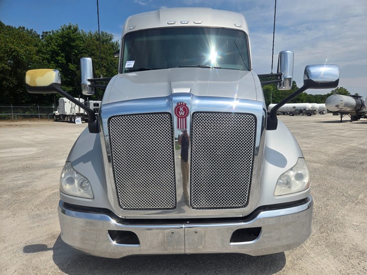 2019-kenworth-t680-image-20