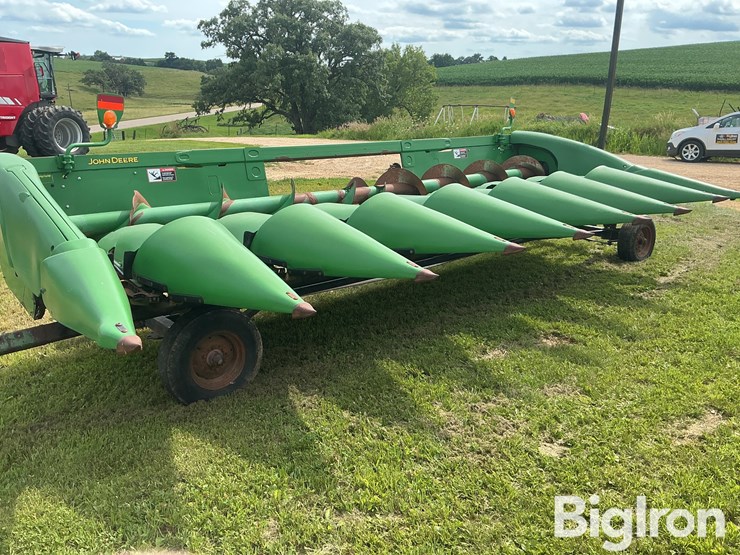 2012-john-deere-608c-image-3