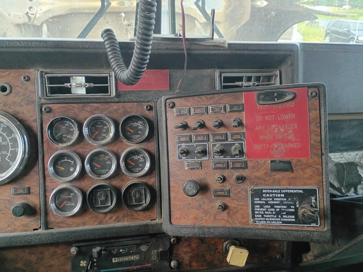 1999-kenworth-w900-image-48