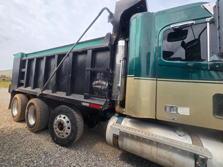 2009-freightliner-columbia-120-image-13