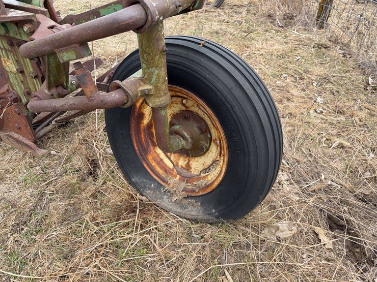 john-deere-pull-type-four-bottom-plow-image-18