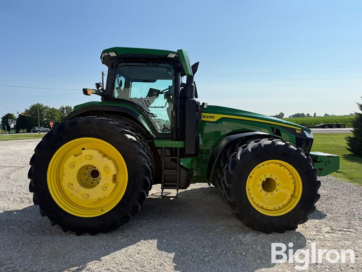 2024-john-deere-8r-370-image-4