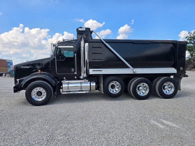 2015-kenworth-t800-image-6