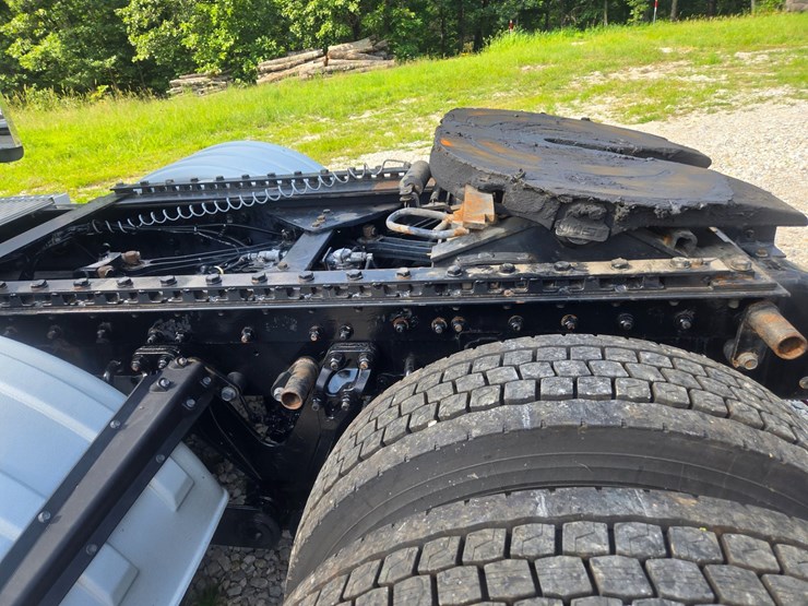 2019-kenworth-t880-image-91