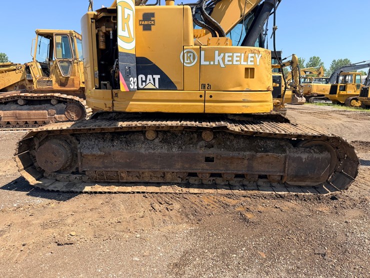 2010-caterpillar-328d-image-83