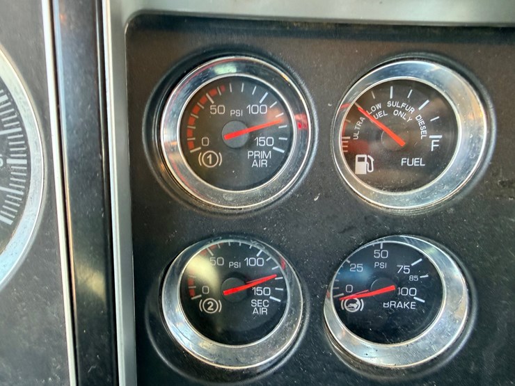 2010-kenworth-t800-image-98