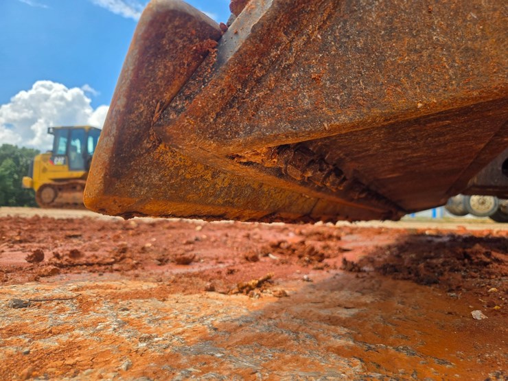 2005-caterpillar-d5n-xl-image-41