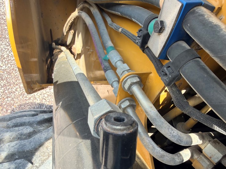 2014-caterpillar-272d-image-83