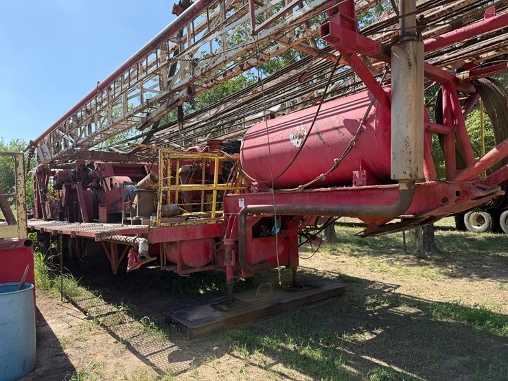 1981-wichtex-dd-75’-x-280k-lbs-300-hp-5,000’-trailer-mtd-drilling-rig-image-9