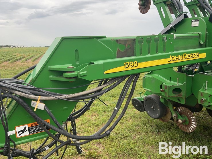 2009-john-deere-1790-image-13