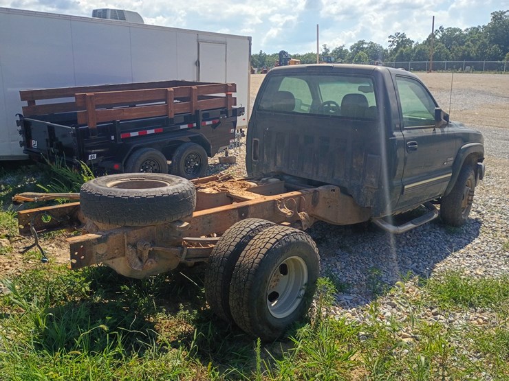 2001-chevrolet-silverado-3500-image-5
