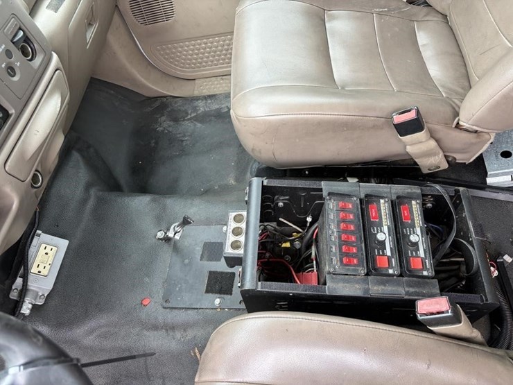 2003-ford-f450-image-23