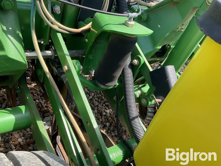 2010-john-deere-1770nt-image-19