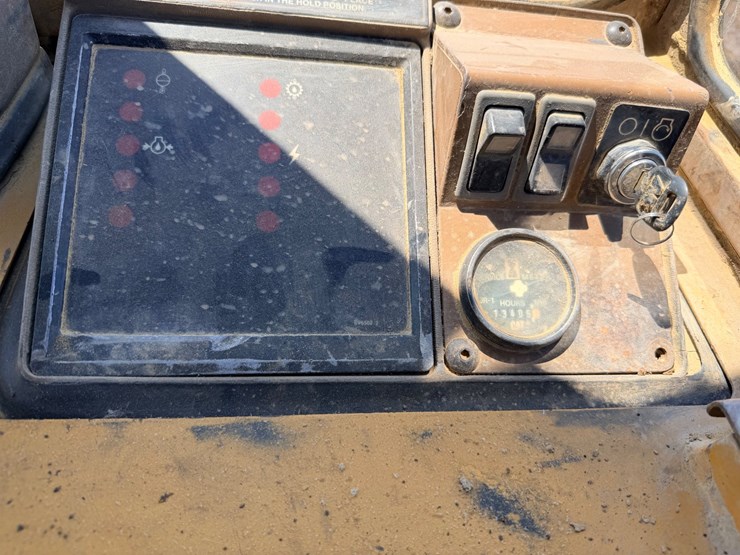 1994-caterpillar-953b-image-39