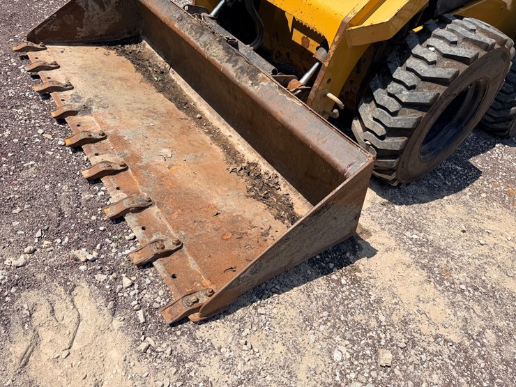 2014-caterpillar-272d-image-100