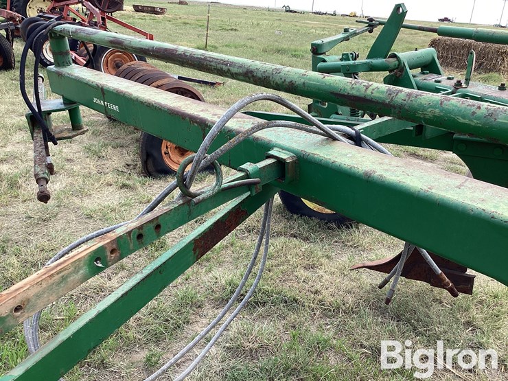 john-deere-7-image-9