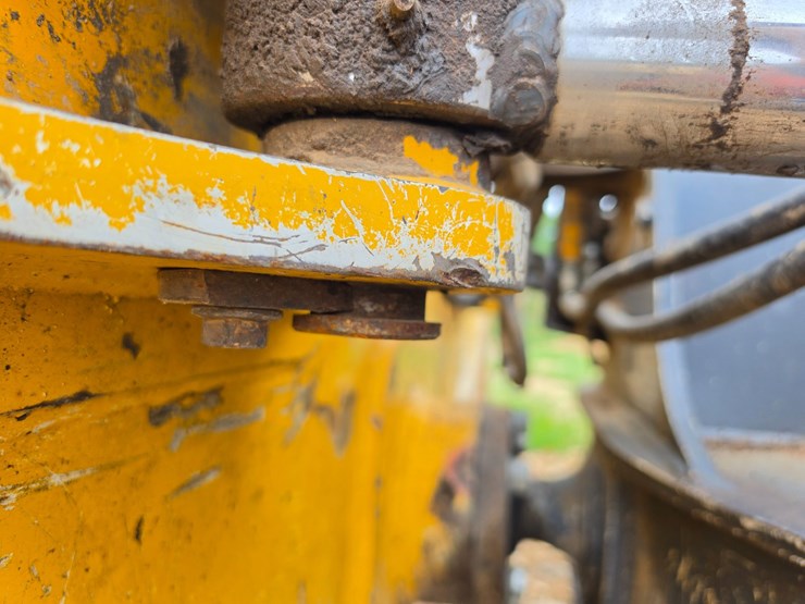 2015-deere-700k-image-106