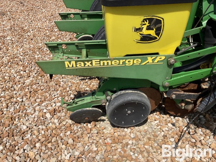 2010-john-deere-1770nt-image-16