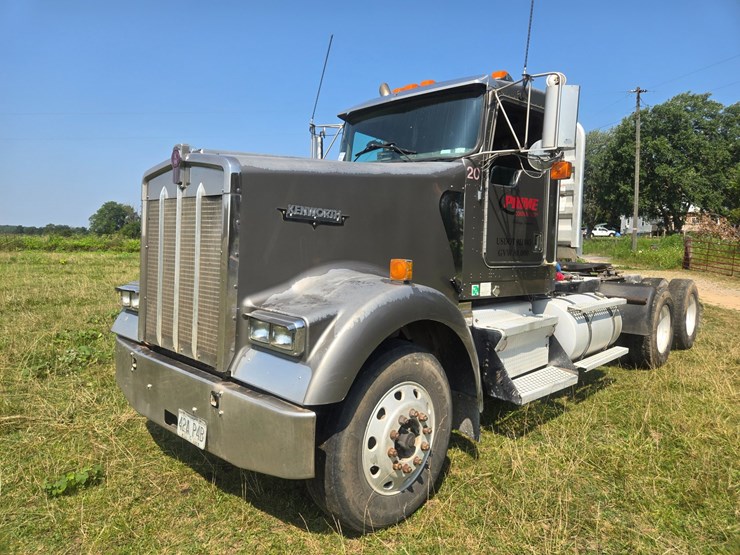 2002-kenworth-w900-image-2