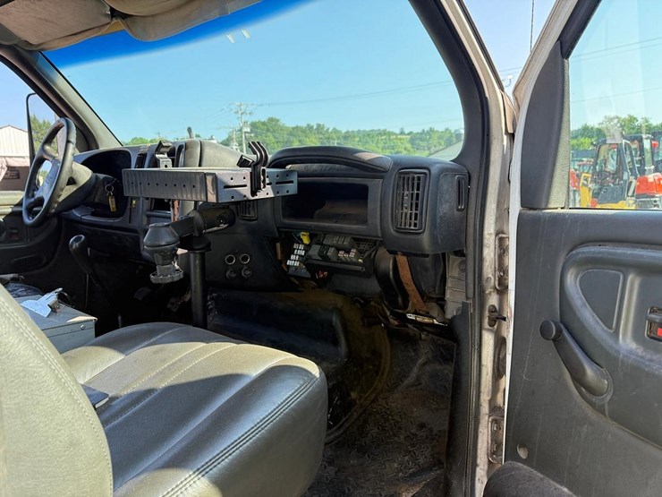 2003-gmc-topkick-image-12