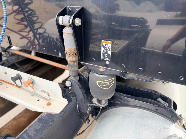 2013-peterbilt-388-image-90