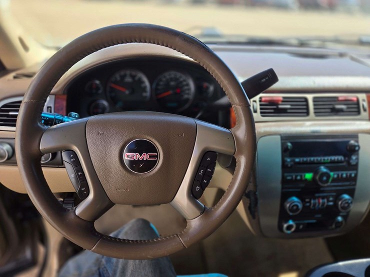 2013-gmc-yukon-image-15