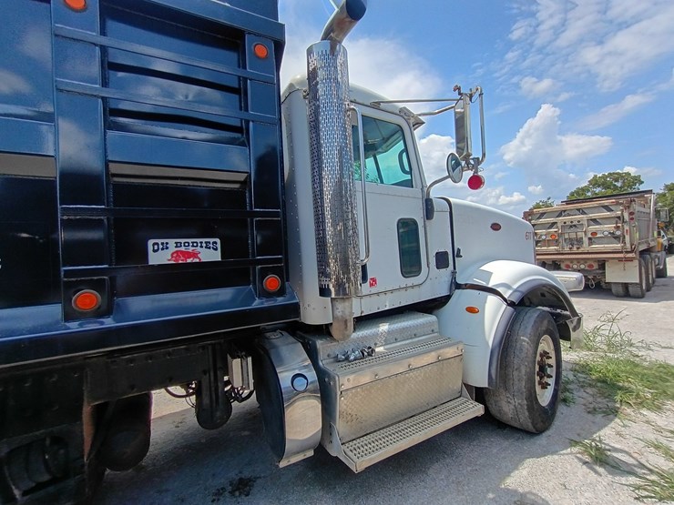 2014-peterbilt-367-image-10