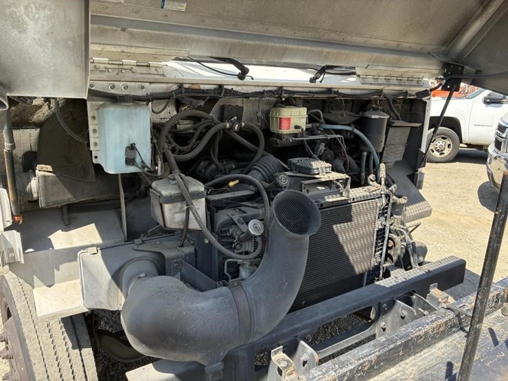 2008-workhorse-w62-image-8