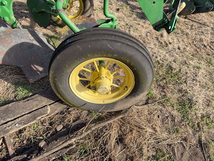 john-deere-no.-55-a-b-h-pull-type-three-bottom-plow-image-9