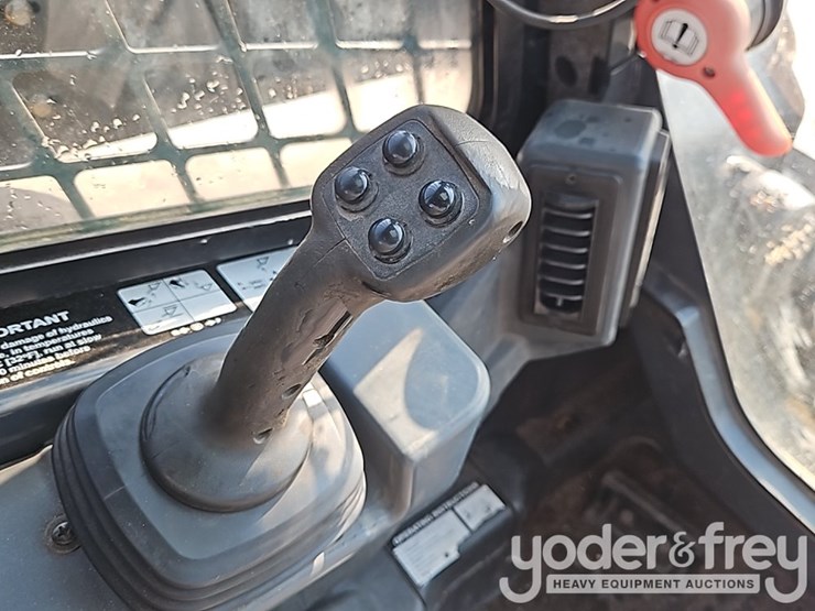 2021-deere-331g-image-25