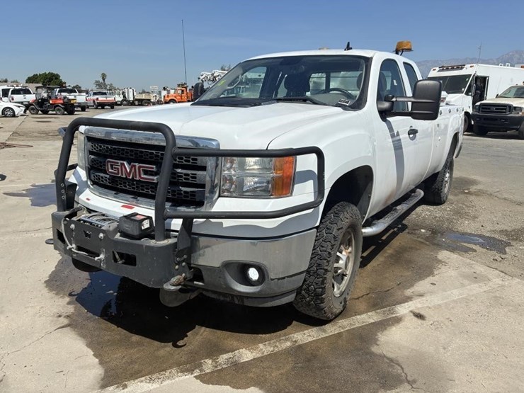 2012-gmc-sierra-2500hd-image-1