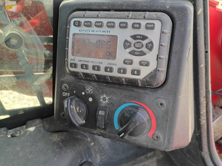 2023-takeuchi-tl10v2-image-30
