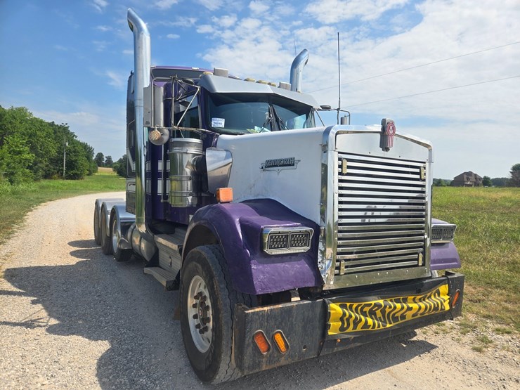 2006-kenworth-w900-image-24
