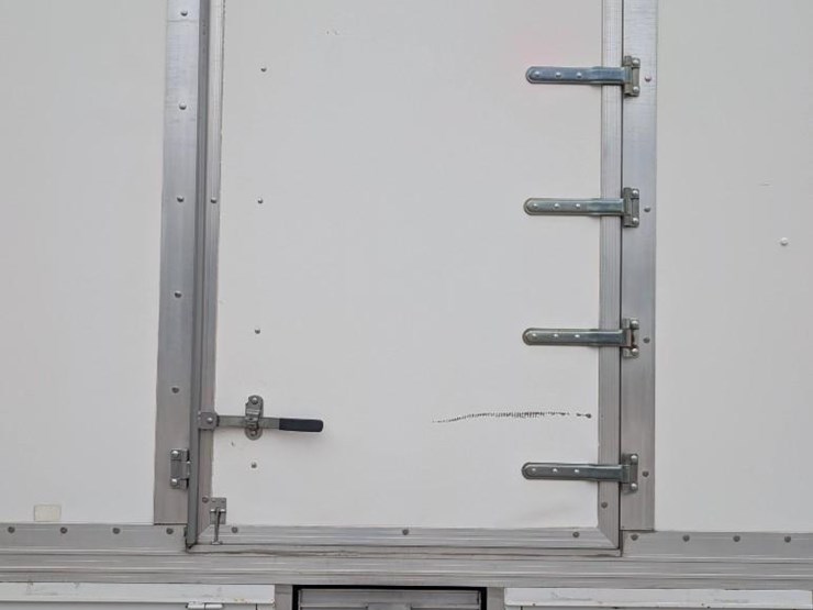 2016-ford-f750-image-24