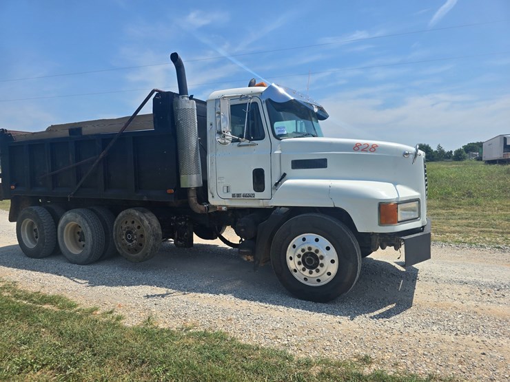 1994-mack-ch613-image-22