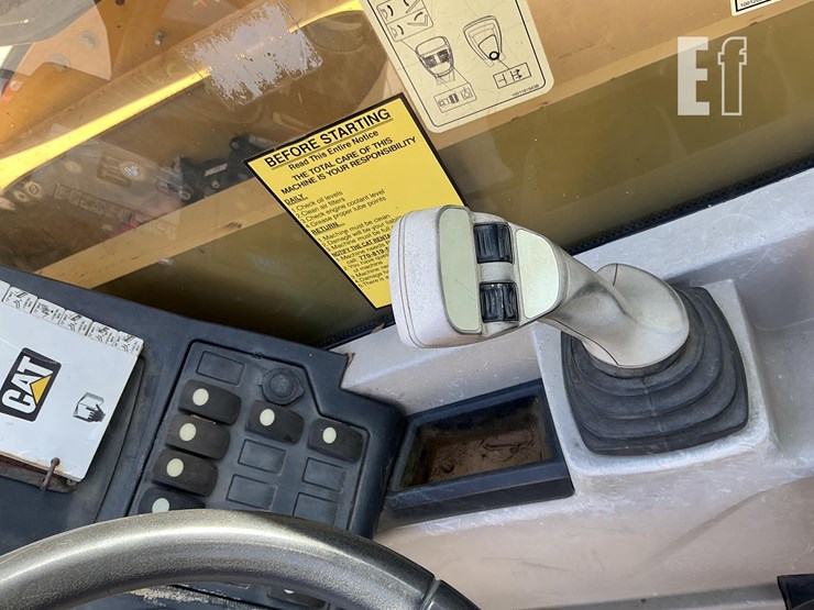 2016-caterpillar-tl642d-image-10