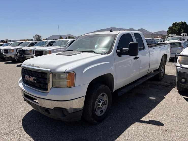 2012-gmc-sierra-2500-image-1